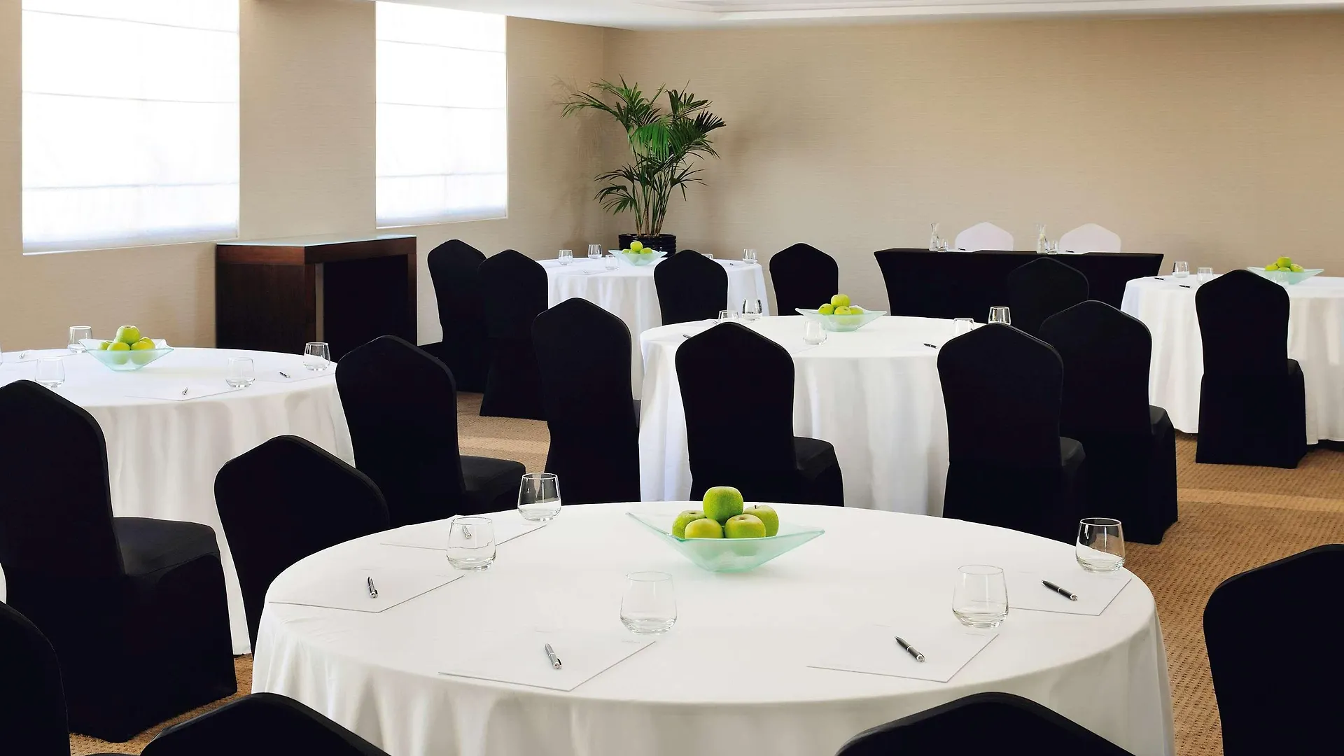 Moevenpick Hotel Apartments Al Mamzar Dubai