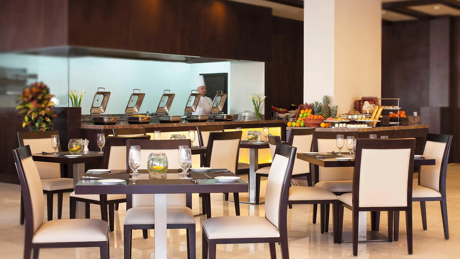 ***** Lägenhetshotell Mövenpick Hotel Apartments Al Mamzar Dubai Förenade Arabemiraten