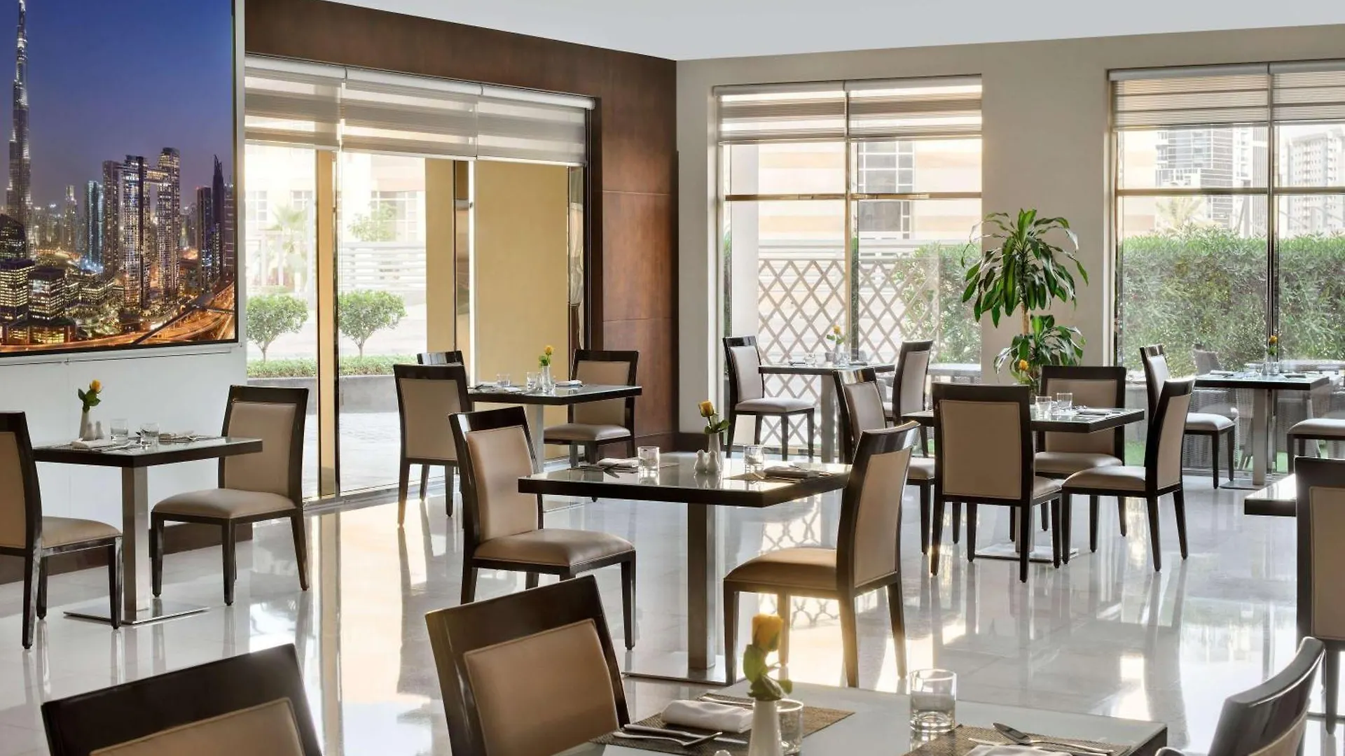 Mövenpick Hotel Apartments Al Mamzar Dubai 5*,  Förenade Arabemiraten